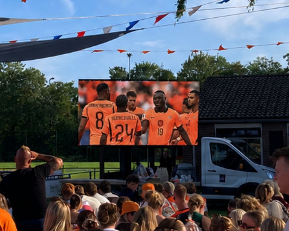Ledschermwagen huren voor Live voetbalwedstrijden