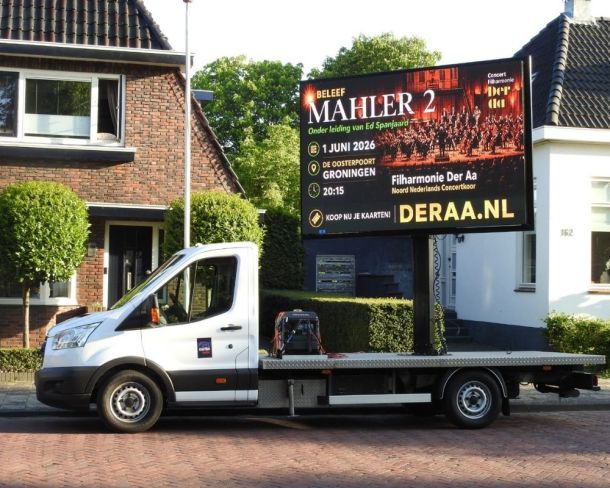 Ledschermwagen promotie Mahler uiting in Hoogezand