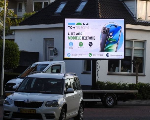 Ledschermwagen uiting Tom Telecom Hoogezand