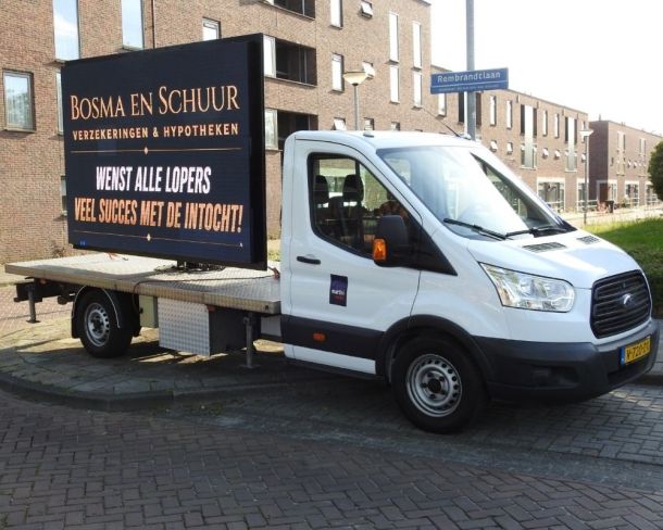 Adverteren op de Ledschermwagen Bosma en Schuur Hoogezand